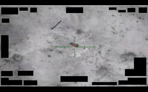 (影) 川普令「UFO全解密」！國防部曝詭異黑色飛行物 軍人驚見巨大三角體