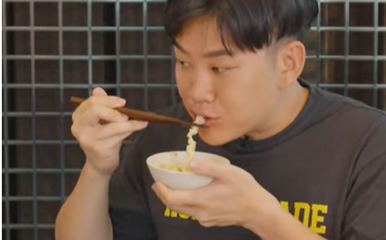 Joeman到底有多愛吃牛肉麵？相關題材竟拍過至少八次　曾親自下麵煮來吃