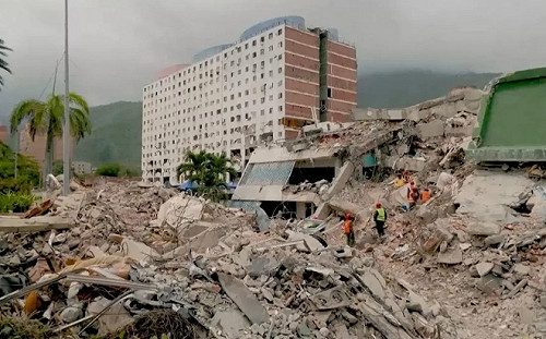 一分鐘內 2次7級以上強震! 這國6438人死亡 6462人獲救 超過8.6萬人送醫