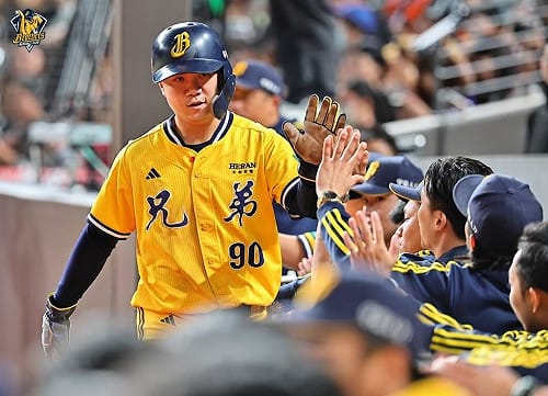 呂彥青滿壘拆彈　江坤宇敲致勝安助兄弟勝獅