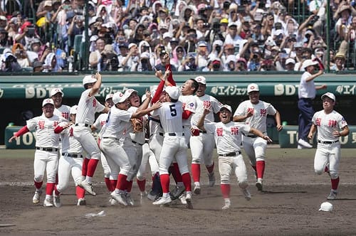 智辯和歌山4比3險勝健大高崎　奪下夏季甲子園冠軍