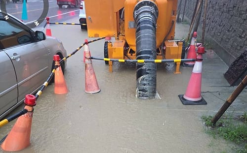 藍營議員質疑防汛工程剛完工又積水     高市水利局澄清：不同集水分區