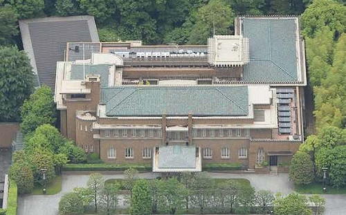 首相公邸沒遇鬼卻被蟑螂嚇到！高市早苗不忍殺生　原因與《火之鳥》有關
