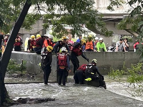 屏東老夫妻遭溪水沖走  婦人獲救、老翁失蹤