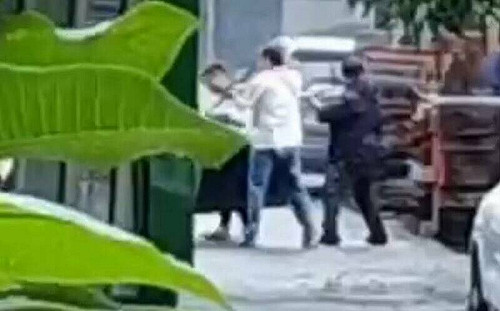 台中緝毒連轟16槍逮3人！藥頭臀部中彈送醫 網讚：支持用槍保護人民