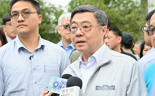 與沈伯洋訪視指南宮 卓榮泰指示協助募集匠師力拚完美修復