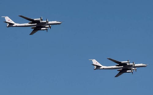 秀肌肉反制日本靠攏北約與再軍事化  俄Tu-142反潛機千島群島周邊實際投彈