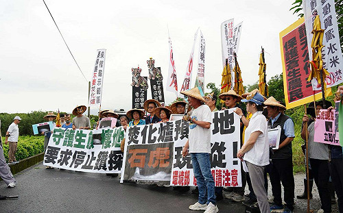 名間焚化爐預定地再現石虎　温世政反對興建提「雞尾酒療法」解垃圾困境