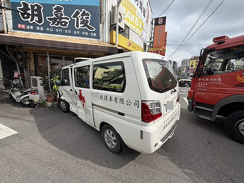 彰化民間救護車與轎車溪湖鎮碰撞　2傷送醫