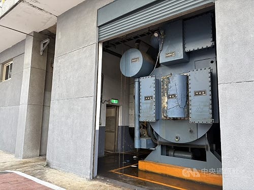新北泰山南亞塑膠廠鐵捲門故障　1人觸電送醫不治