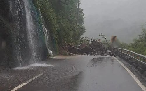 豪雨狂襲高雄！南橫桃源路段邊坡坍方 禮觀路段暫不開放