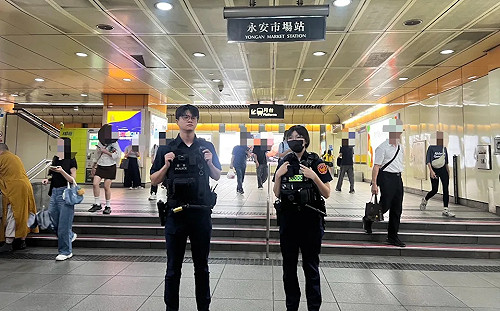 北捷男帶雙刀引發民眾恐慌！今晨南勢角站遭逮 搜出2把藍波刀
