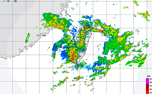 北部大雨開轟！鄭明典提醒「南北風輻合」如東北季風共伴：雨勢不會很快停