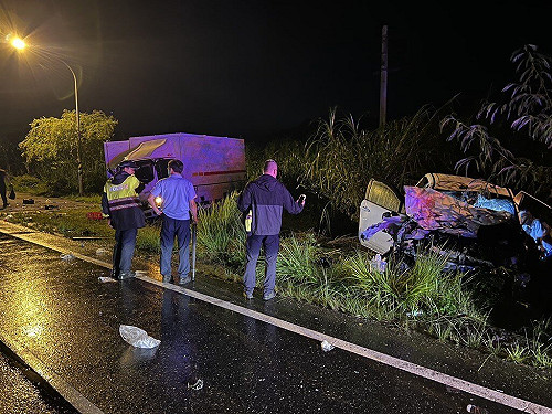 花蓮台9線車輛對撞　自小客祖孫雙亡、貨車司機重傷