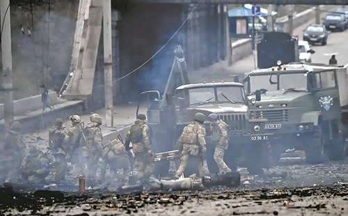 （影）烏軍利曼方向反攻推進1.3平方公里 俄軍第144師向東撤退