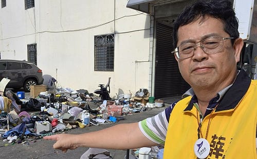 農16特區精華地段出現垃圾堆    薛兆基質疑高市府公權力睡著了？ 