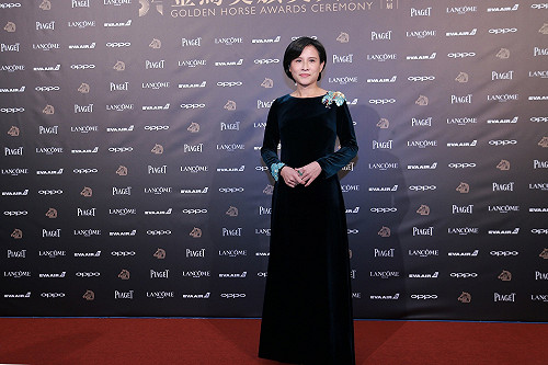 鄭麗君出席金馬挺台設計  身著故宮典藏品概念禮服