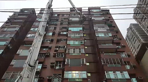 板橋社區電線走火 近水救災15分鐘撲滅