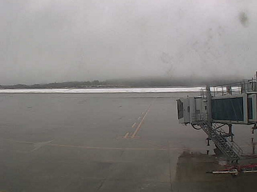 日本秋田機場停電4小時 10航班取消