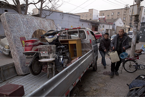 北京驅趕外來人口惹議 官媒發聲批評文章遭刪