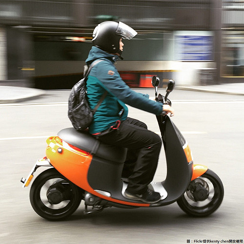 空汙紅害、紫爆怎解決？電動車越來越夯