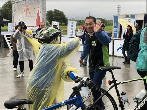 洪耀福稱侯友宜不選新北 侯：別吃我豆腐