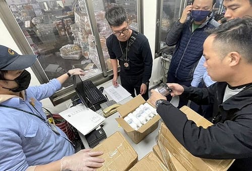 雲林鴨農涉走私中國禽流感疫苗逾90公升　遭海巡攔截