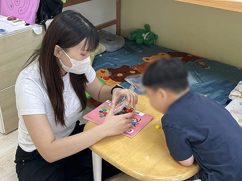 男童早療4年重拾健康　台灣關愛助赴國外新家