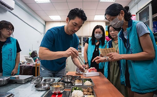 金華國中午餐風波！蔣萬安赴校慰問　家長會：沒蓋牌