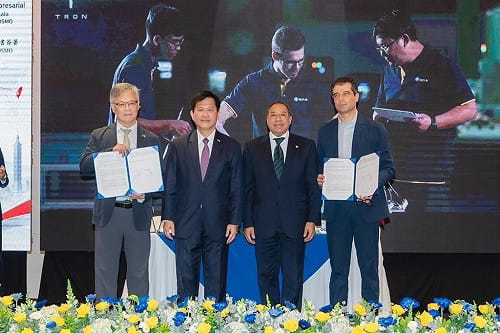 林佳龍見證台瓜里程碑　促投資媒合、啟動電巴及碳權合作