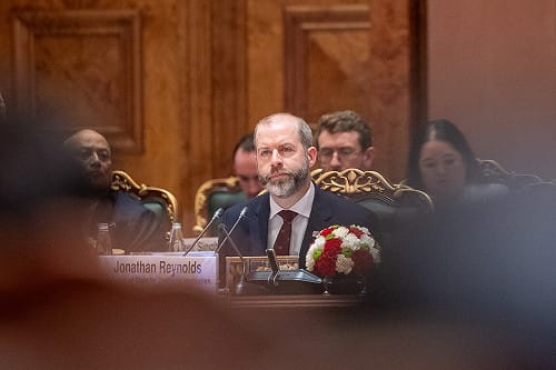 英國商貿大臣：不會迫於歐盟壓力對中國電動車加稅