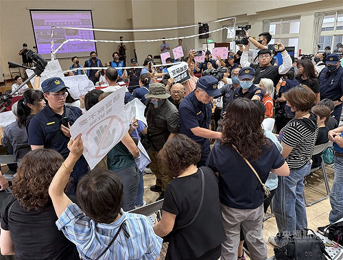 南投焚化爐環評範疇會議　農民抗議打破桌判刑2月
