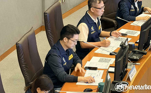 撿樹枝挨批作秀讓清潔隊長很內疚 蔣萬安：不在意外界的酸言酸語