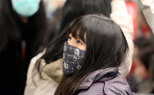 放假外出口罩不離身！西半部空品呈橘紅燈