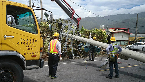 電桿、強風害停電？台電黑客松競賽找答案
