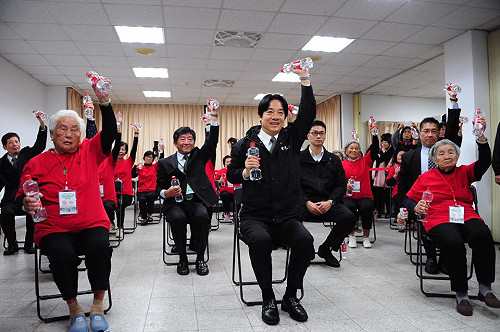 視察宜蘭長照2.0  賴揆盼完善制度提供長輩服務