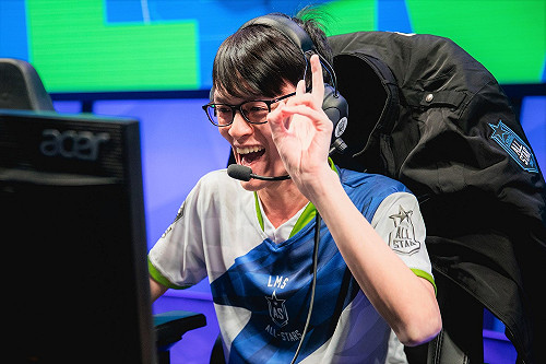 英雄聯盟明星賽》BeBe華麗謝幕 FoFo初戰驚豔世界