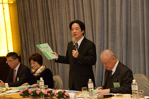 賴揆盼起薪3萬 張忠謀：違背自由市場