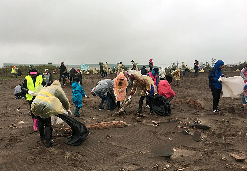 桃園淨灘來到新街溪  今年累計達113公噸