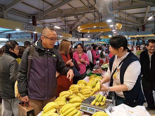 為了水果不怕冷！台北「屏東週」買氣旺