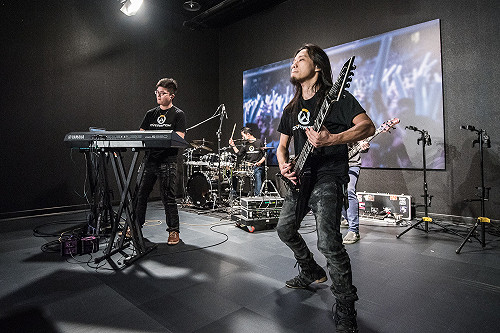 《鬥陣特攻》英雄大亂鬥樂團熱血開場 Artnerd Games表演組曲嗨翻全場