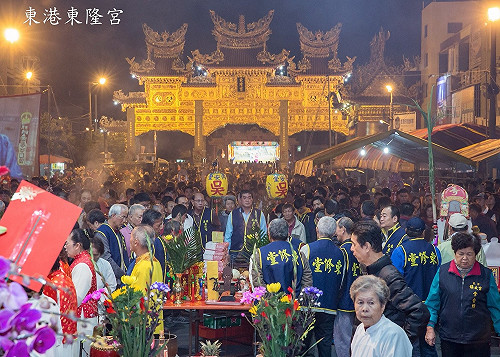 慶祝東隆宮千歲聖誕  東港廟埕熱鬧滾滾一整個月