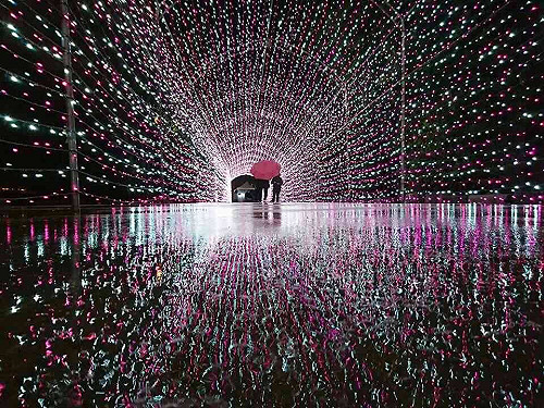 這裡不是歡樂耶誕城！淡水海闗碼頭燈海也是很霸氣