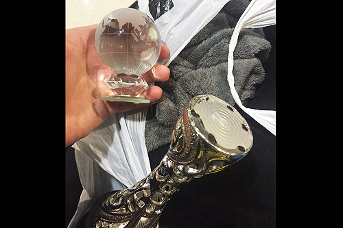 太暴力？《鬥陣特攻》Mangachu弄斷英雄大亂鬥獎盃