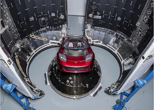 把超跑射向太空  午夜櫻桃特斯拉跑車亮相