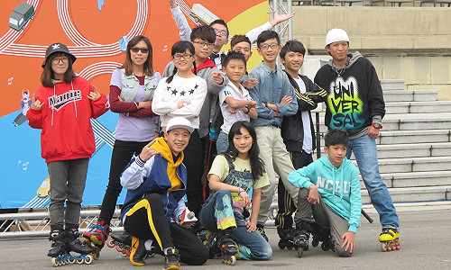 元旦凱道吹懷舊風  以直排輪重現冰宮接龍