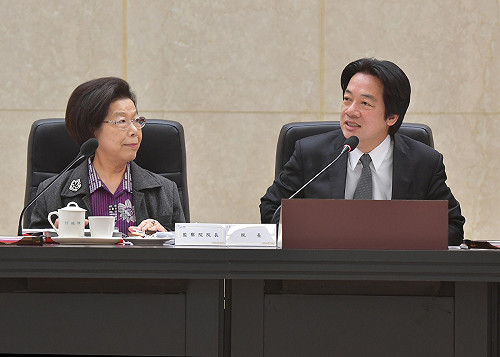 張博雅率監委巡察政院  建議修正80項法規