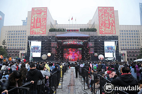 為了煙火+燈光秀先卡位！北市府出現等跨年人潮