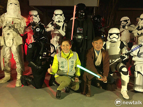 跨年驚喜！李俊毅扮天行者　太太帶孫獻花