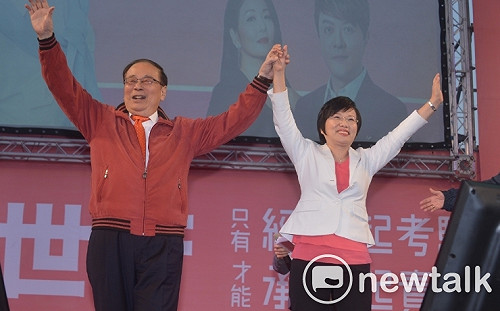 劉世芳拚場造勢湧3萬人潮 張俊雄及立委動員加持